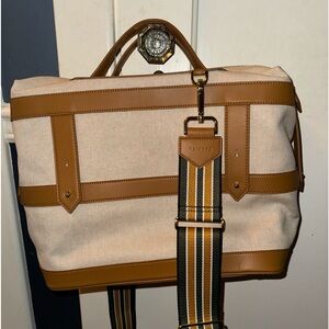 Brand New Paravel Weekender with extra shandy strap. Never carried or packed.